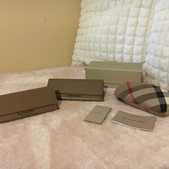 Burberry bundle of sunglasses/eyeglasses cases, new cleaning cloth & box - Picture 2 of 9